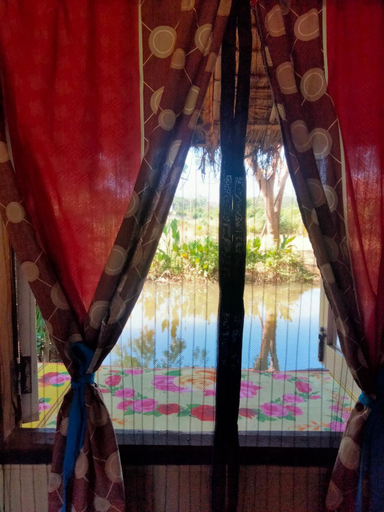 Others 4, Rainbow House, Pai