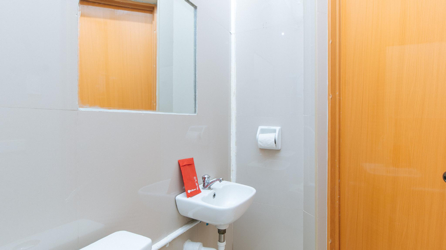 Bathroom 4