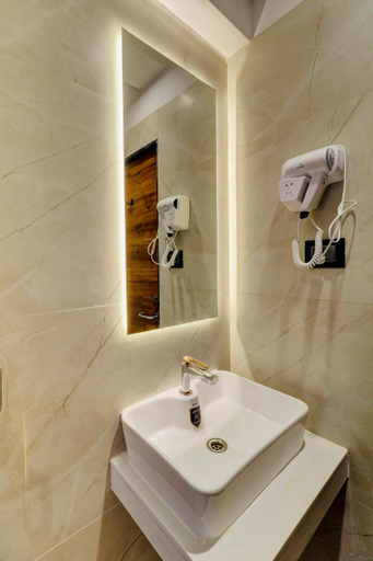 Bathroom 3, Home2 Suites & Service Apartments, Mumbai Airport, Mumbai Suburban