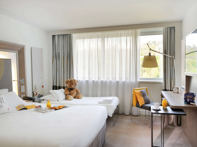 Bedroom 4, Novotel Lyon Centre Confluence Bord de Saone, Rhône