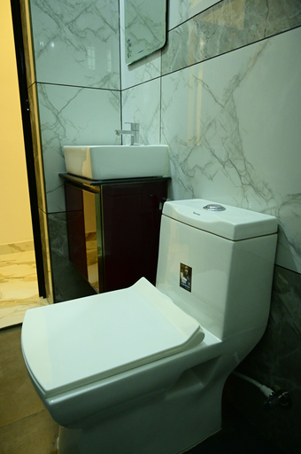 Bathroom 4, Days In Home, Kollam