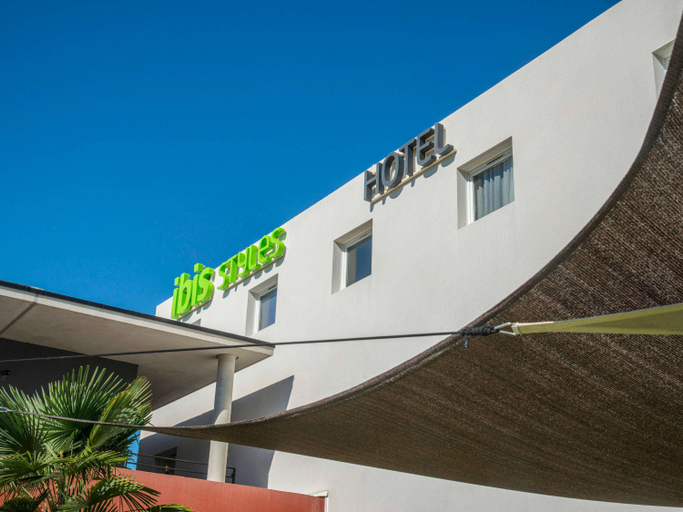 Exterior & Views 2, ibis Styles Pertuis Portes du Luberon, Vaucluse
