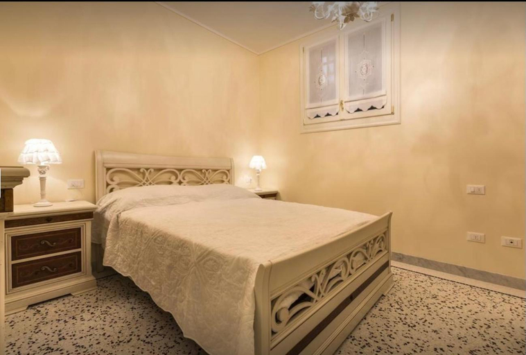 Others 2, Rialto Mercato deluxe apartment, Venezia