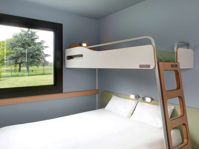 Bedroom 2, ibis budget Montceau Les Mines, Saône-et-Loire