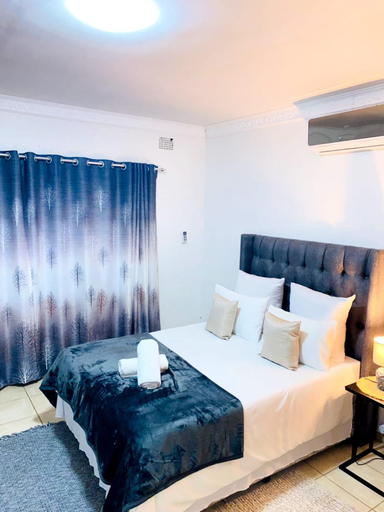 Bedroom 1, Listos Guest House, Uthungulu