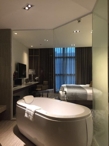 Bathroom 11