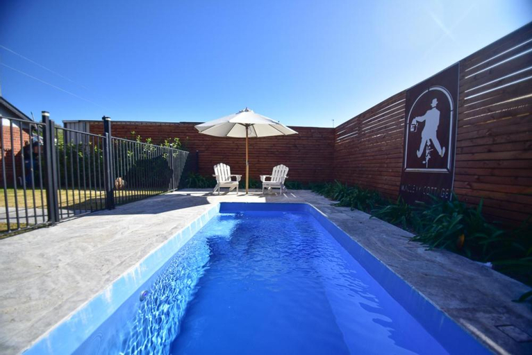 Sport & Beauty 2, Macleay Cottage with plunge pool and local arts, Dubbo - Pt A