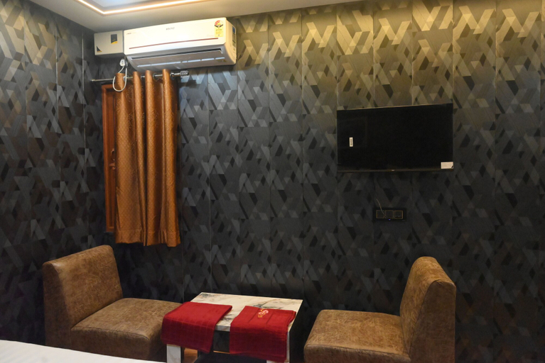Others 4, Hotel Prince, Gorakhpur