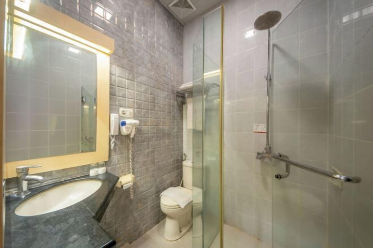 Bathroom 7