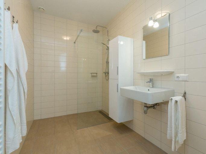 Bathroom 3, Apartment in Zoutelande near Sunny Beach, Veere