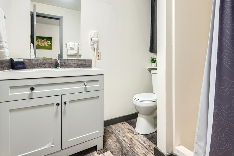 Bathroom 9