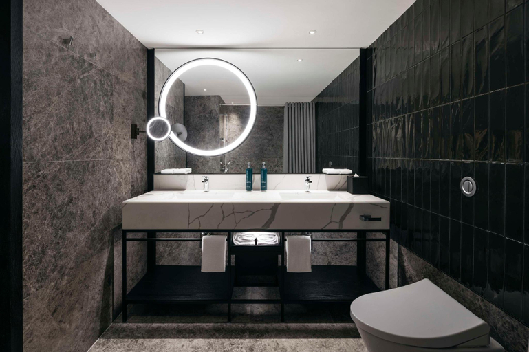 Bathroom 20