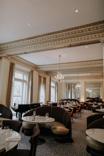 Food & Drinks 5, Hotel Deluxe, Multnomah