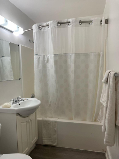 Bathroom 3, London residency inn, Middlesex