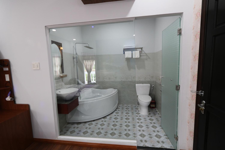 Bathroom 3, Royal Hotel Can Tho, Cái Răng