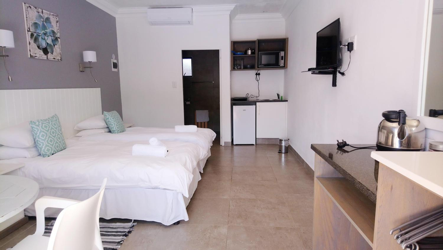 Bedroom 13