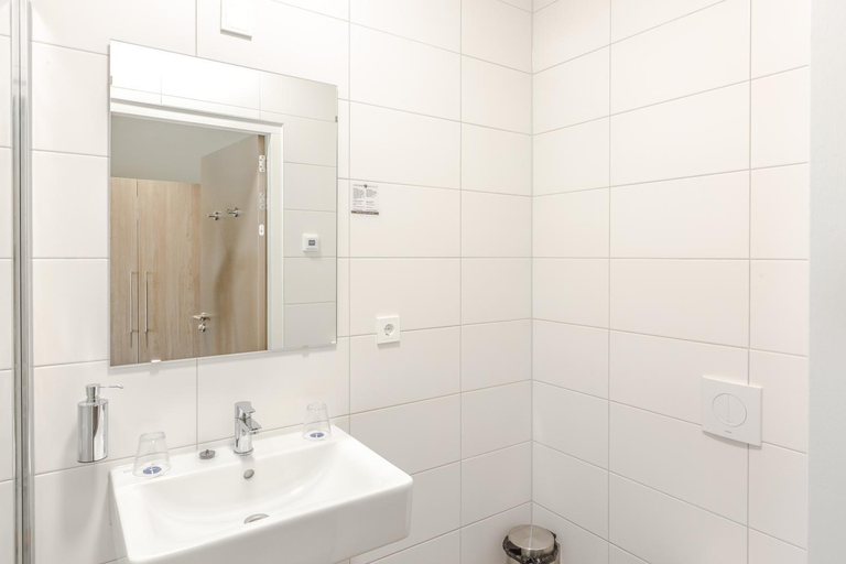 Bathroom 5, Fletcher Hotel Paleis Stadhouderlijk Hof, Leeuwarden