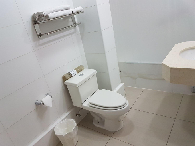 Bathroom 3, Hotel Diego de Almagro Antofagasta Express, Antofagasta