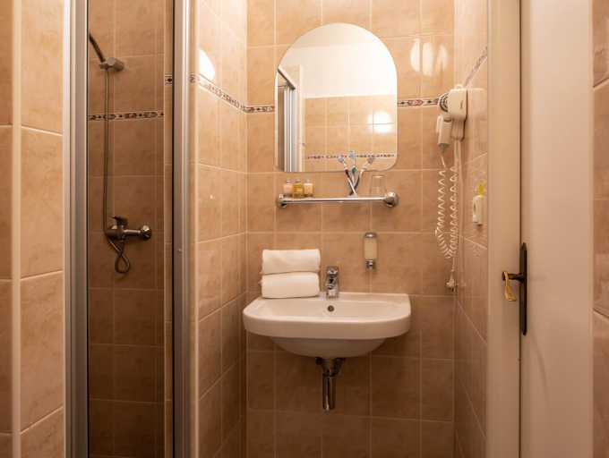 Others 4, Novomestsky hotel, Praha 1