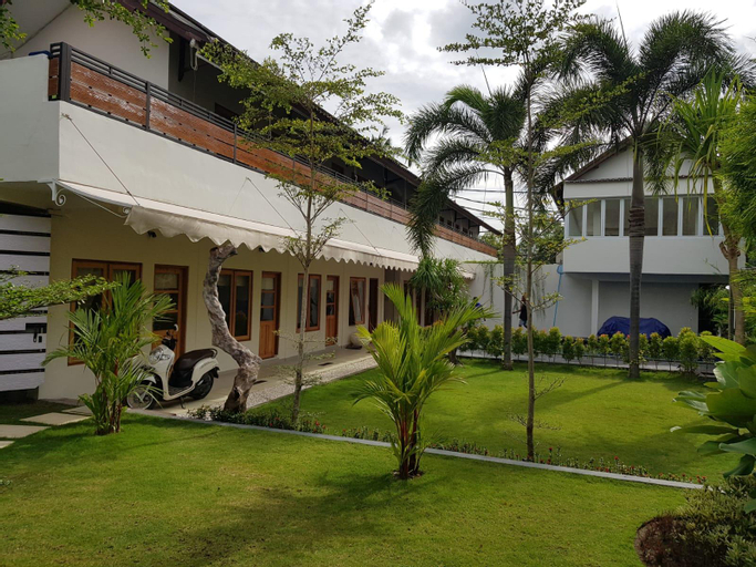 Exterior 14