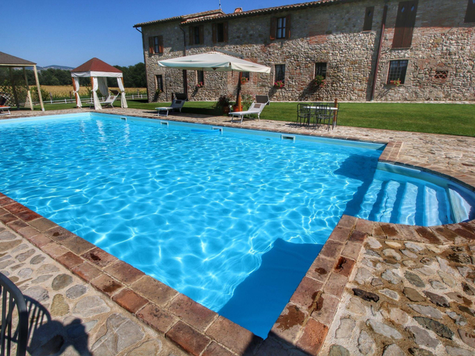 Sport & Beauty 2, Apartment in Todi with Pool and Garden, Perugia