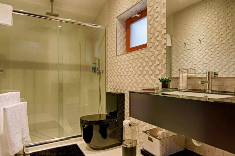 Bathroom 3, Casa das Pesqueiras, Melgaço