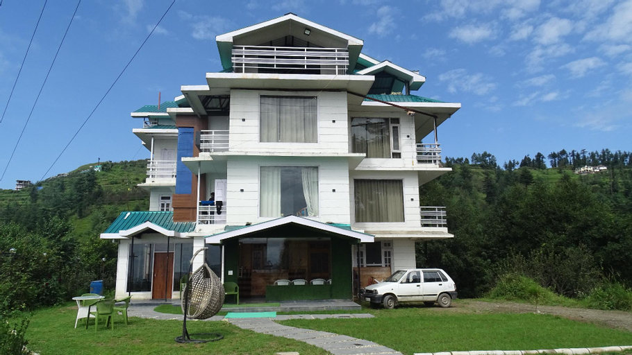 Exterior & Views