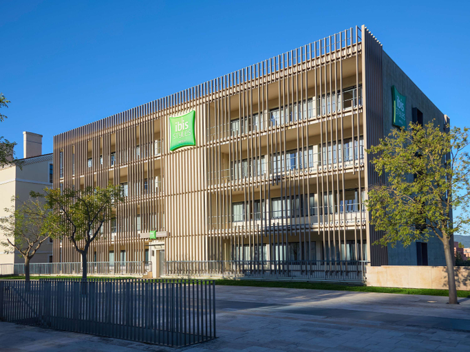 Exterior & Views 2, ibis Styles Montelimar Centre, Drôme