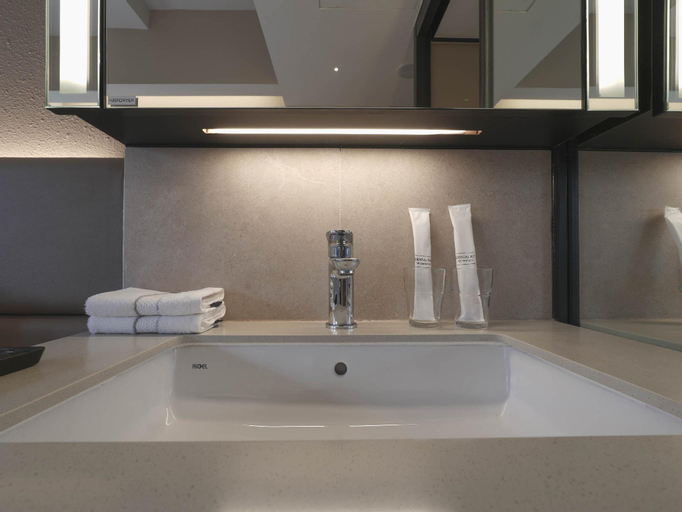 Bathroom 9