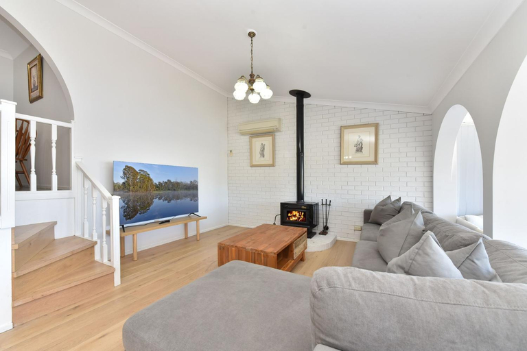 Others 4, Sunshine Shores, Lake Macquarie - West