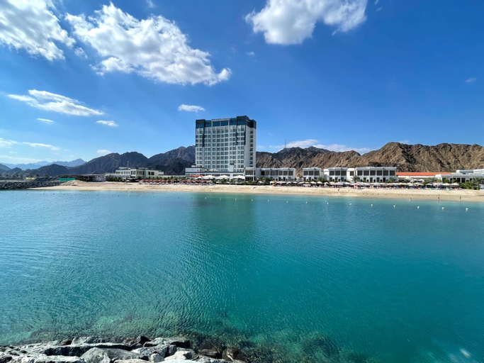 Exterior & Views 21