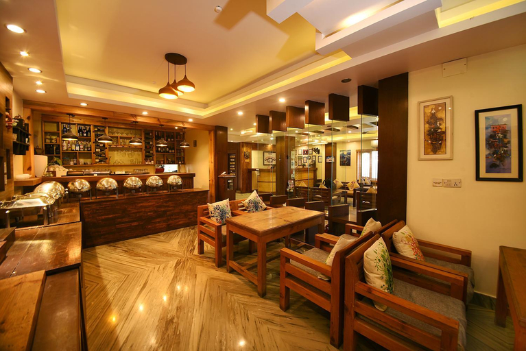 Food & Drinks 4, Hotel Middle Path & Spa, Gandaki