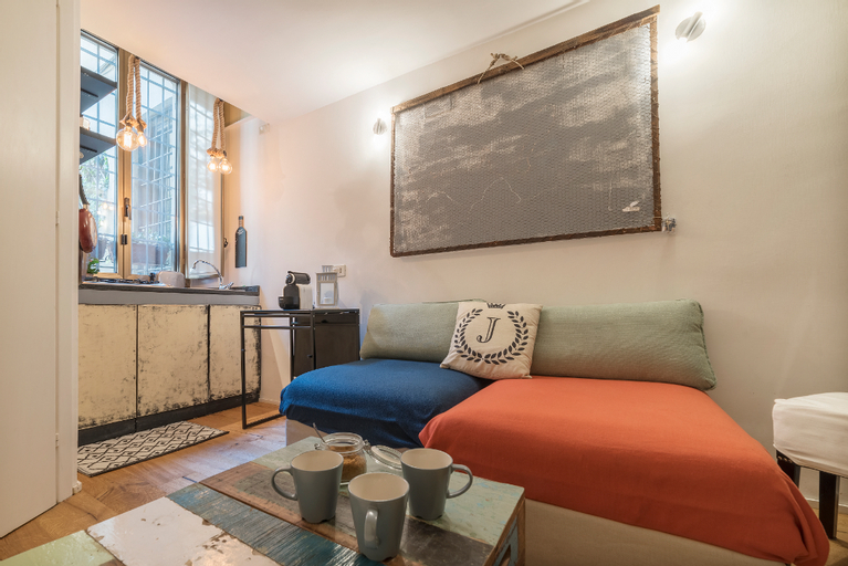 Others 4, Monti Studio Apartment, Roma