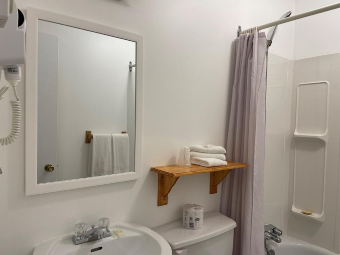 Bathroom 3, Motel Becancour
