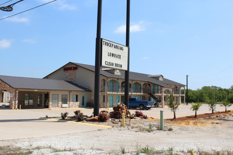 Others 3, Sanger Inn, Sanger TX, Denton