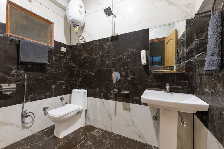 Bathroom 3, Palm Residency, Kasol, Kullu