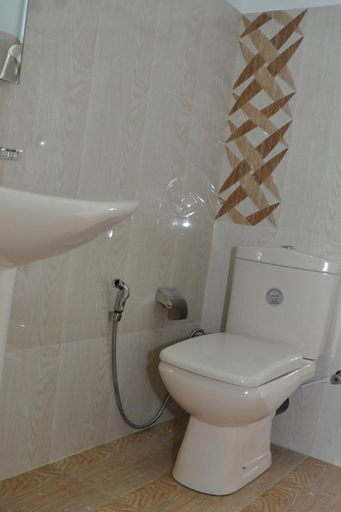 Bathroom 2, Hotel Pearl Gate, Chilaw