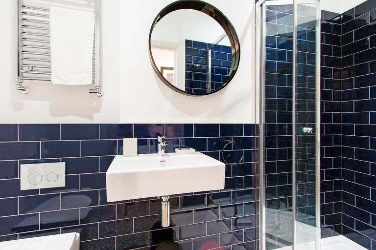 Bathroom 1, Crashpads Shoreditch Apartments - Brick Lane Mini Lofts, London