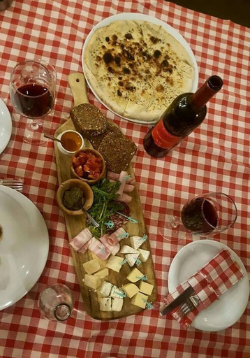 Food & Drinks