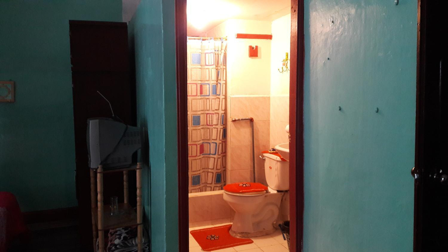Bathroom 4, Hostal La Chorrera, Quito