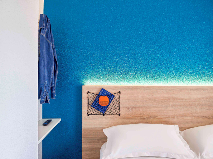 Bedroom, hotelF1 Maurepas, Yvelines