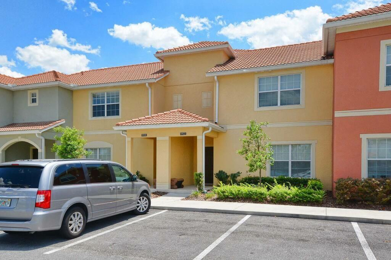 4 Bedrooms / 3 Bathrooms -  Paradise Palms (8922), Osceola