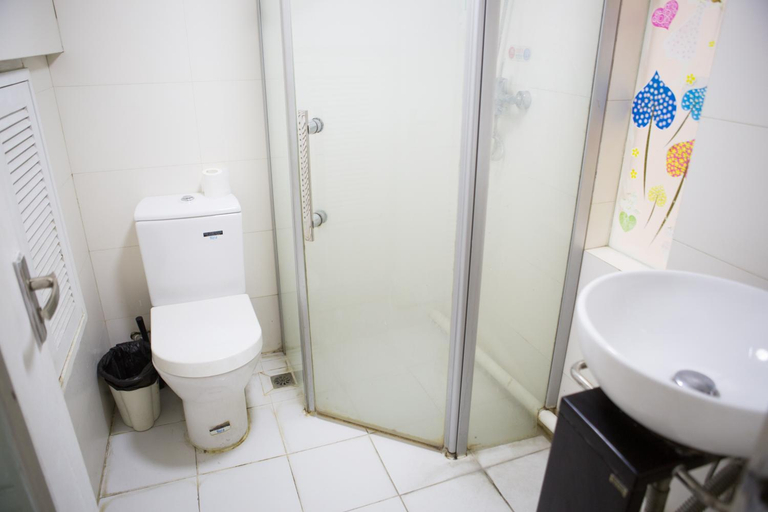 Bathroom 4, Victory Apartment, Guangzhou