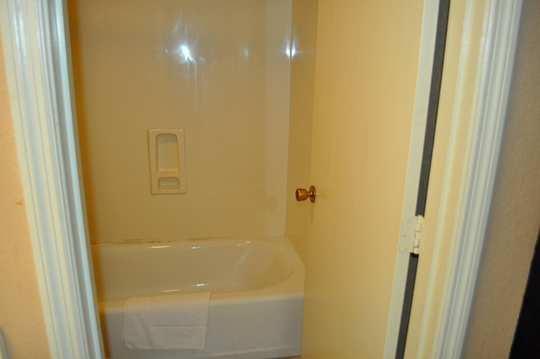 Bathroom 4, Bestway Inn - Madison, Jefferson