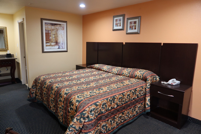 Bedroom 2, GREAT WESTERN INN, Tarrant