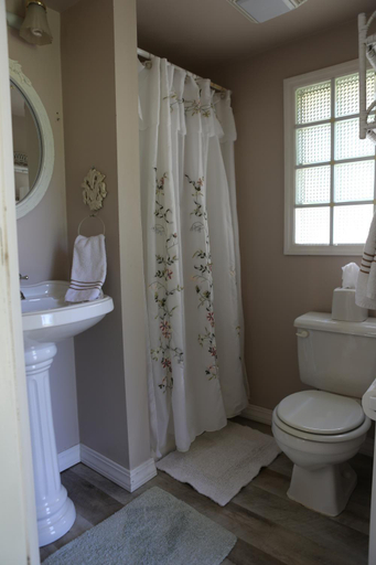 Others 3, Martha's Vineyard B & B, Van Buren