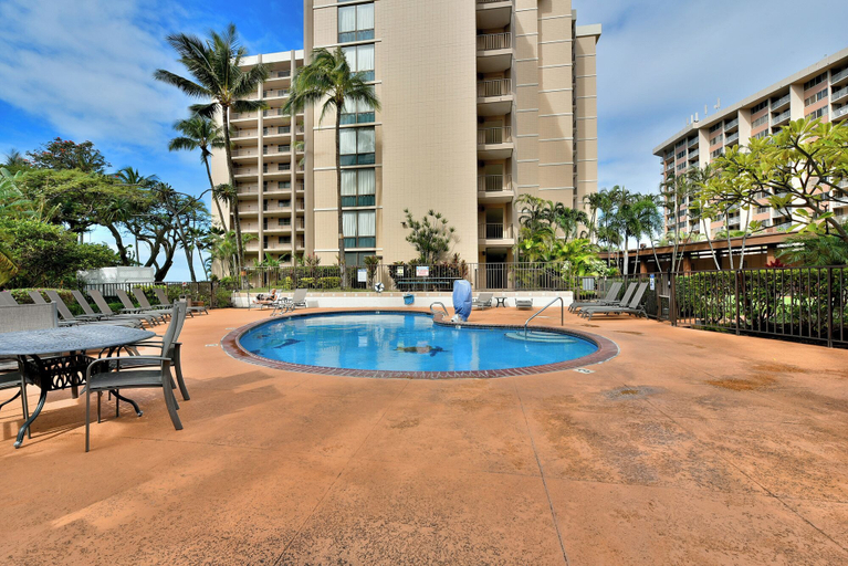 Exterior & Views 2, Valley Isle Resort, Maui