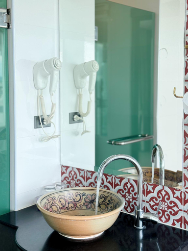 Bathroom 24