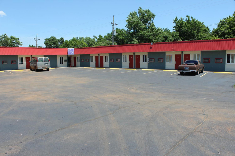 Others 5, Guest House Motel, Jasper