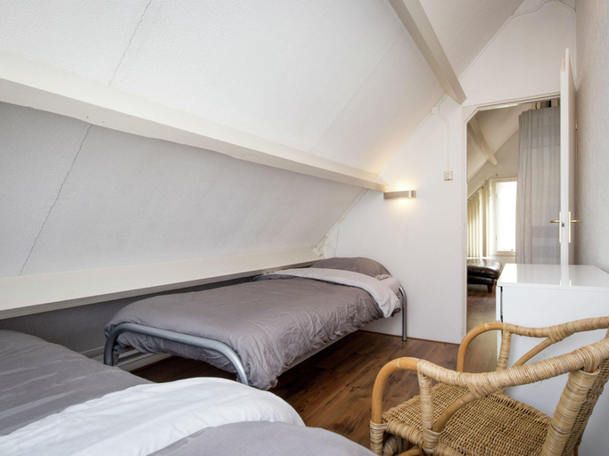 Bedroom 2, Holiday Home in Noordwijkerhout by Forest & Lake, Noordwijk